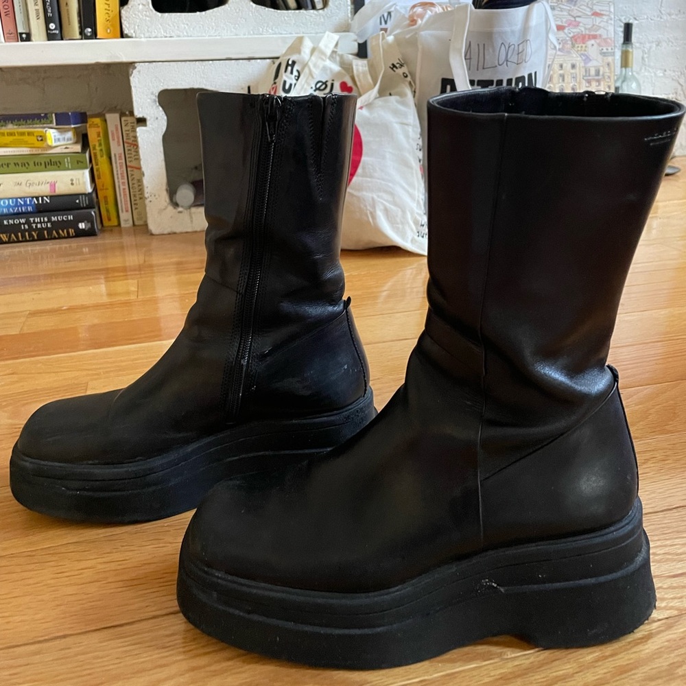 Vagabond Carla platform boots, Size 7 (EU 37.)